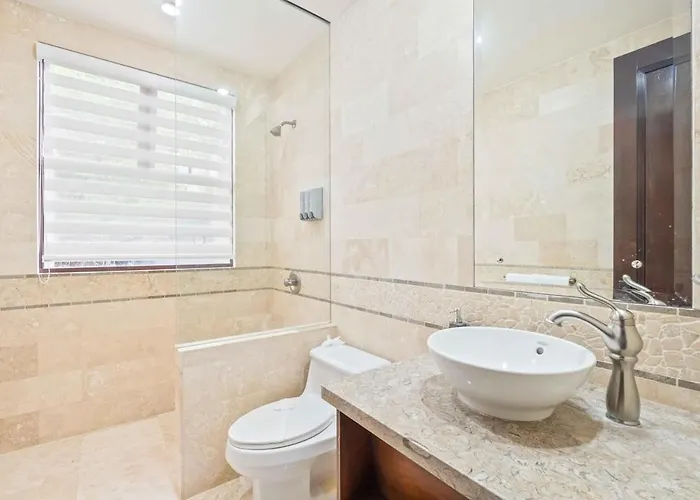 Hilltop Haven With Pool, Terrace And Sea Breeze Сasa de vacaciones